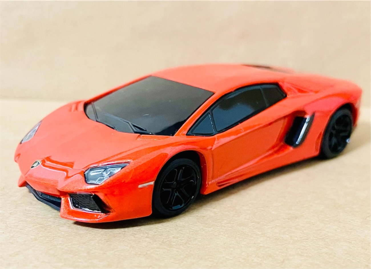 ミニカー Lamborghini Aventador LP700-4 Roadster ミニカー Lamborghini Aventador LP700-4 Roadster Lamborghini