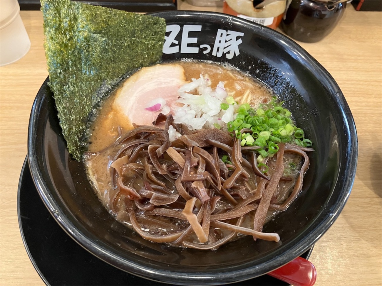 超オススメ】ZEっ豚@相模原市中央区〜とんこつ正油／きくらげ／半 