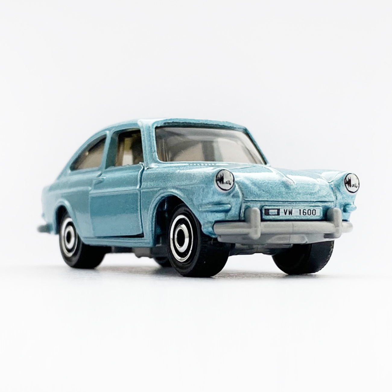 市村商店VW1600TL TYPE3 FASTBACK青 COME IN, IT´S FASTBACKFRIDAY! Vintage Blue Volkswagen Fastback