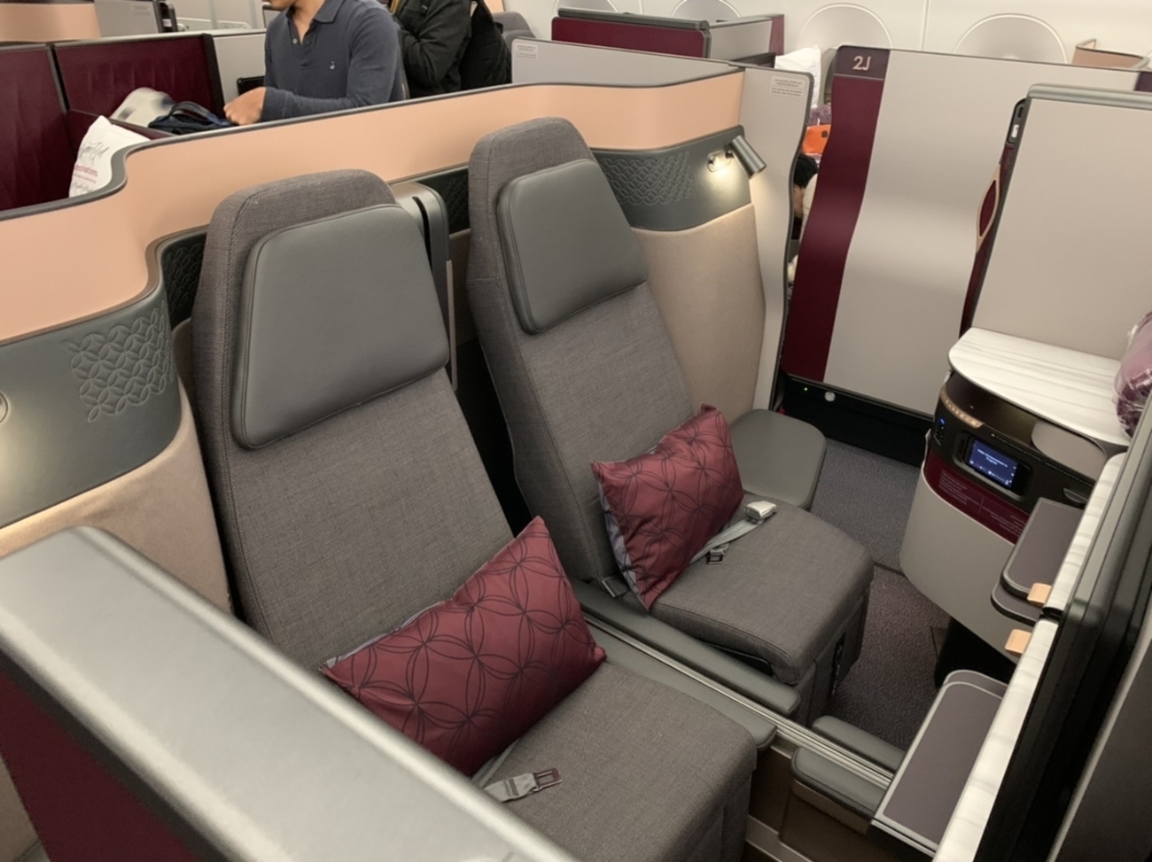 カタール航空ビジネスクラスアメニティ＆パジャマスリッパセット 抱か