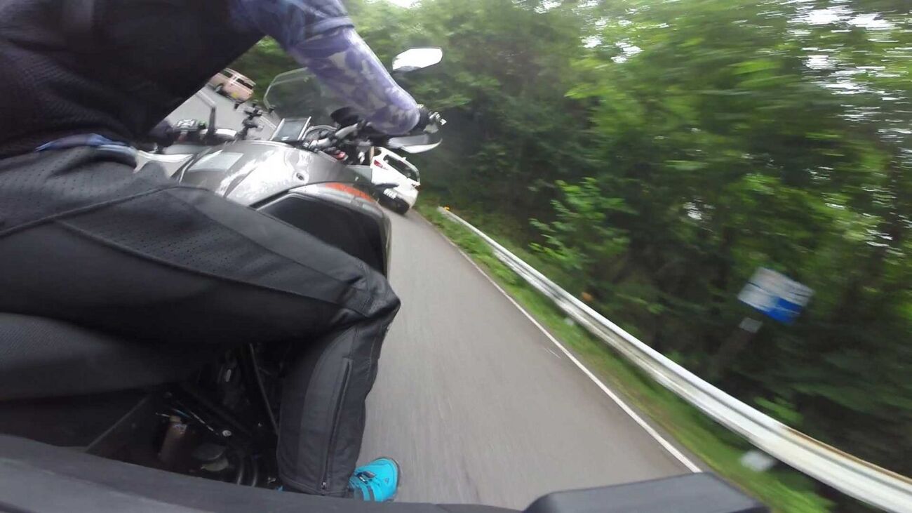 バイク用レザーパンツ： RSタイチ ベンテッドレザーパンツ RSY817 を 