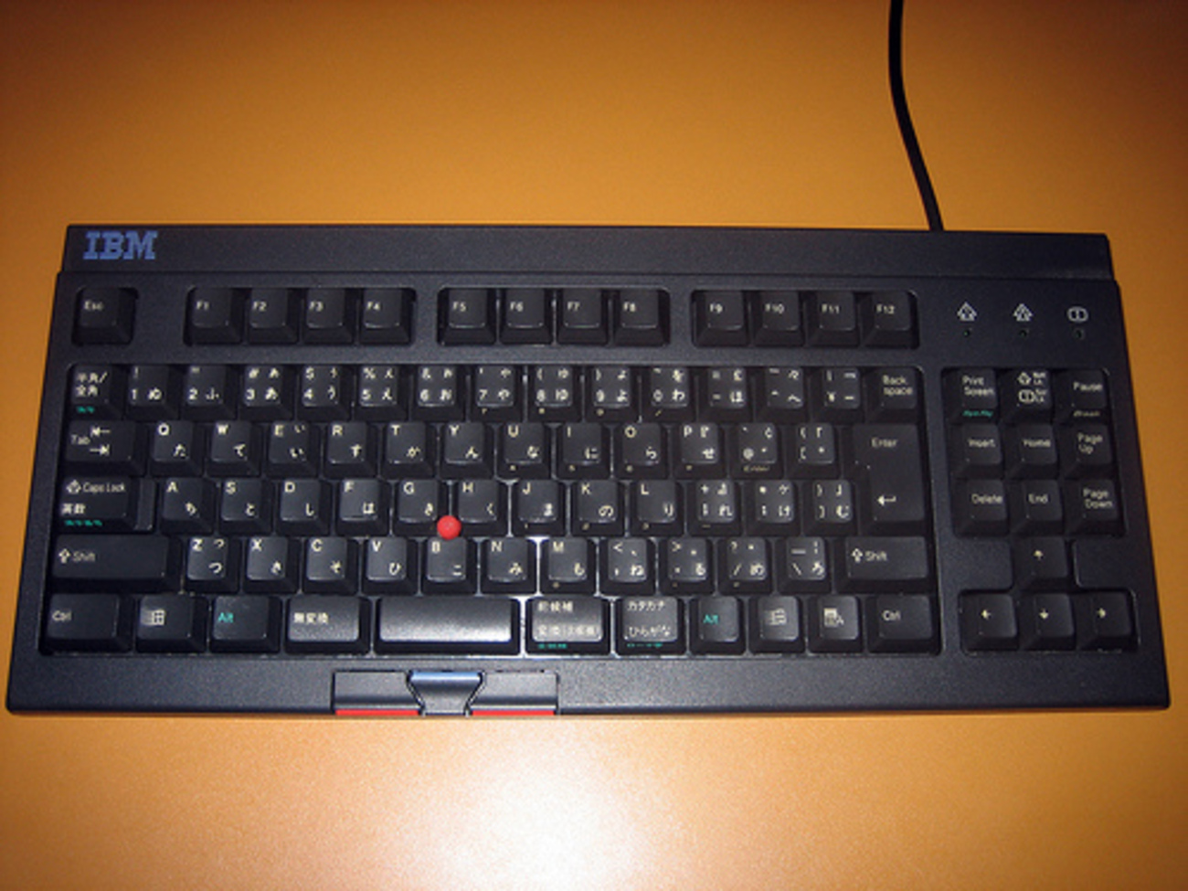 IBM Space Saver Keyboard II を自宅で再利用中 - ソフトウェア開発者 