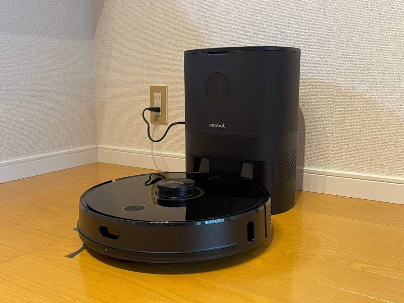 Neabot Nomo N2 レビュー】掃除が終わったら自動でゴミ収集。同時に水 