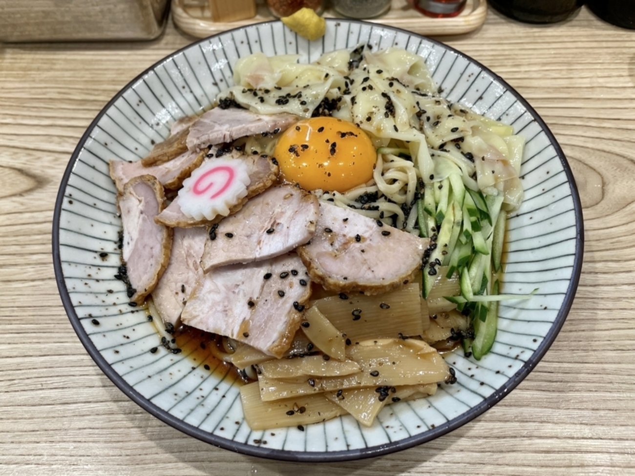 ラーメンテボ6個 今週のラーメン5199】らーめん 高尾（東京・荻窪）冷しワンタン