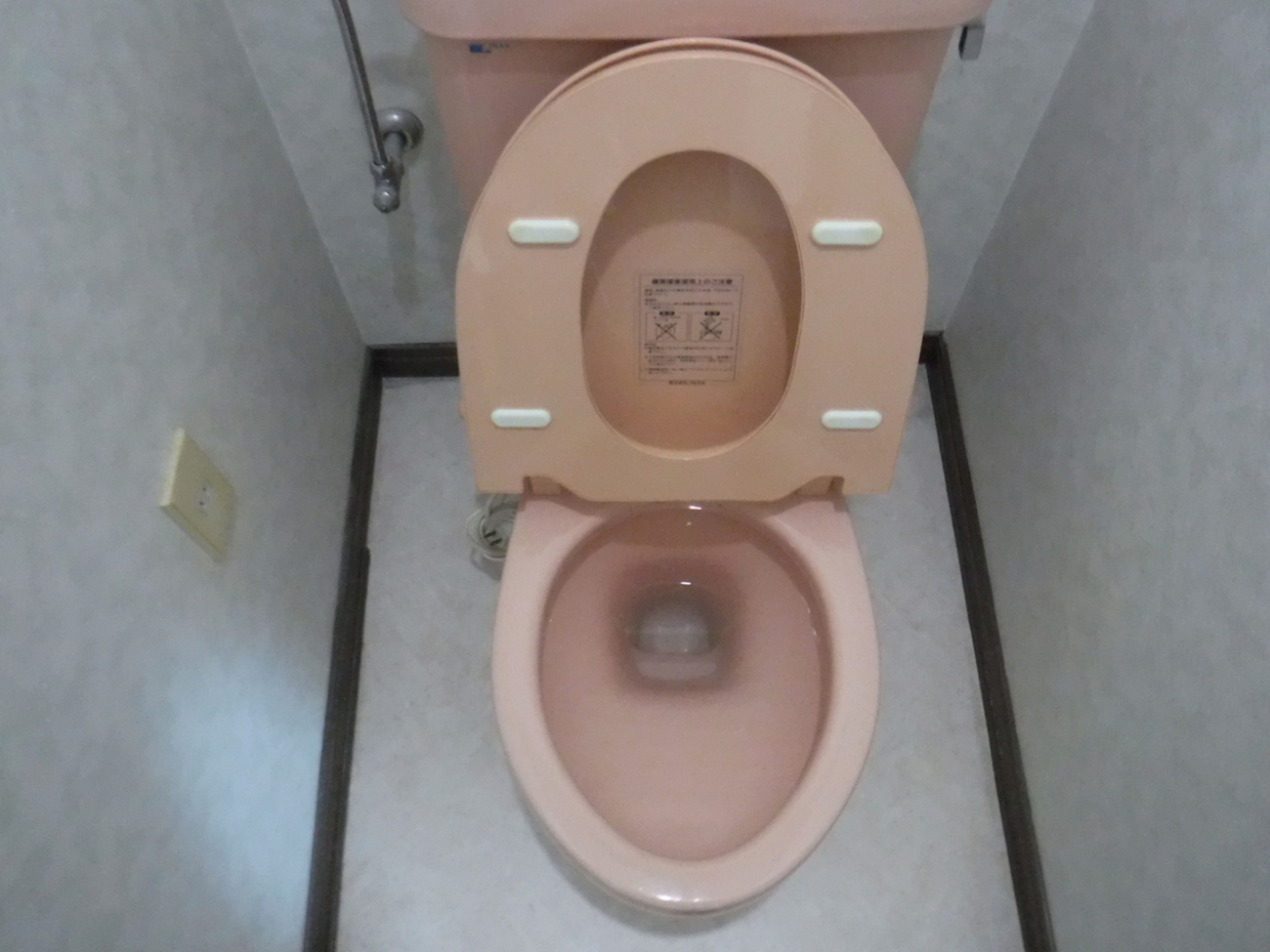 温水洗浄便座取付作業 TOTO ｳｫｼｭﾚｯﾄ BV2 TCF2222E - あなたにも出来る 
