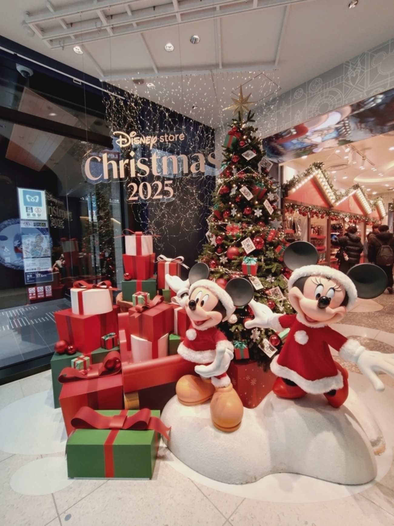 クリスマスの【ディズニーフラッグシップ東京】が可愛すぎてデート