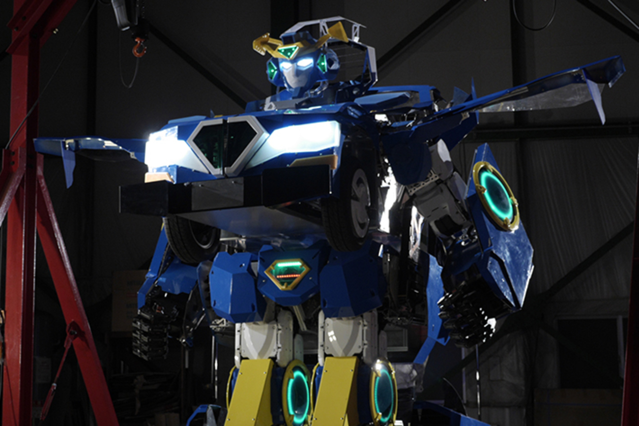 変形動画あり】映画で見た、人がロボットに乗る日はくるのか