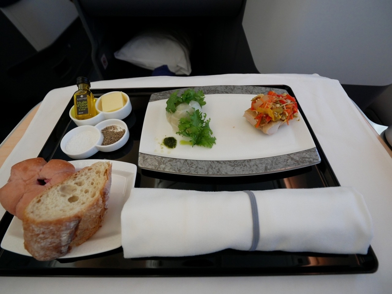 ANAビジネスクラス搭乗記｜シンガポール線で欧州路線の機内食を体験