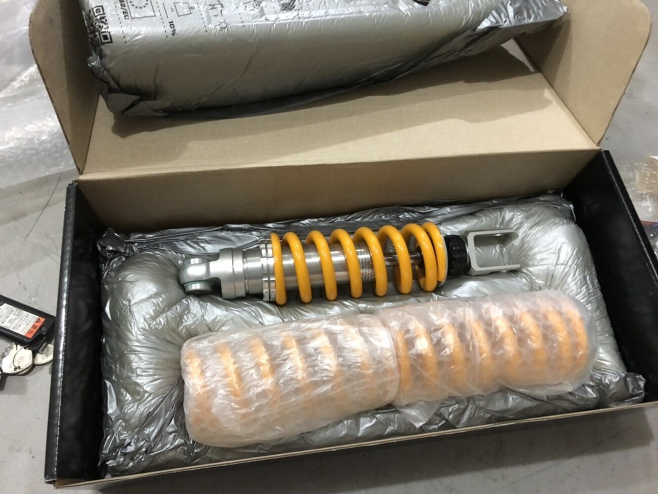 オーリンズリアサスCBR250R CBR250Rレース専用OHLINS S36HRCLリアショック発売