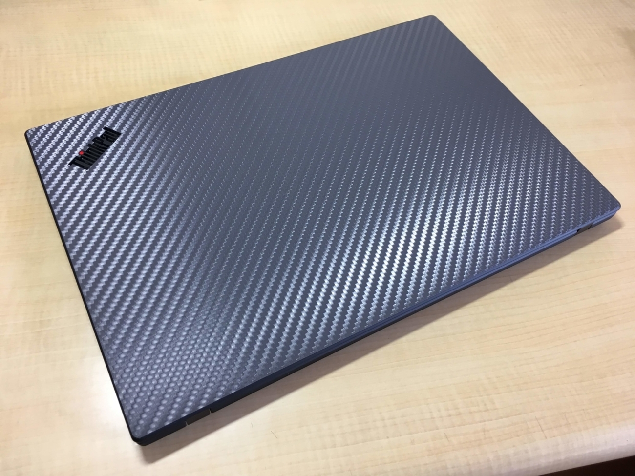 dbrand スキンシール】Thinkpad X1 Carbon 2019(Gen7)に貼ってみた 