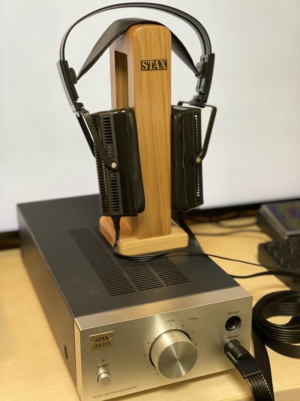 STAX D10(ポータブルアンプ) + SR-407 +スタンド+ カバー STAX D10(ポータブルアンプ) + SR-407 +スタンド+ カバー