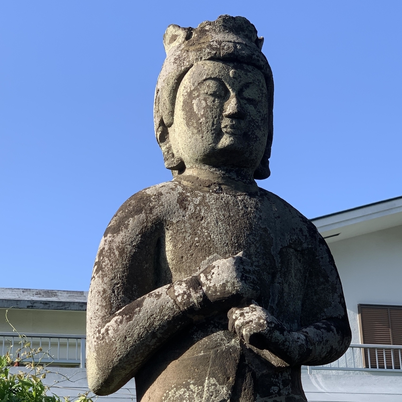 多摩の仏像】八王子の大久保長安の陣屋のあった町で信仰された石仏の 
