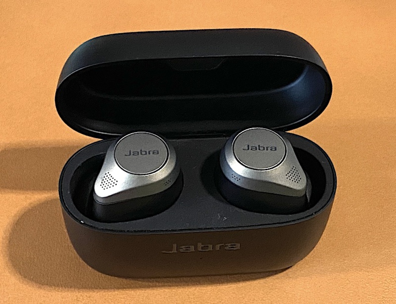 JABRA ELITE85t (新品未開封品) Jabra Elite 85t を手動でデフォルト設定にリセットするには