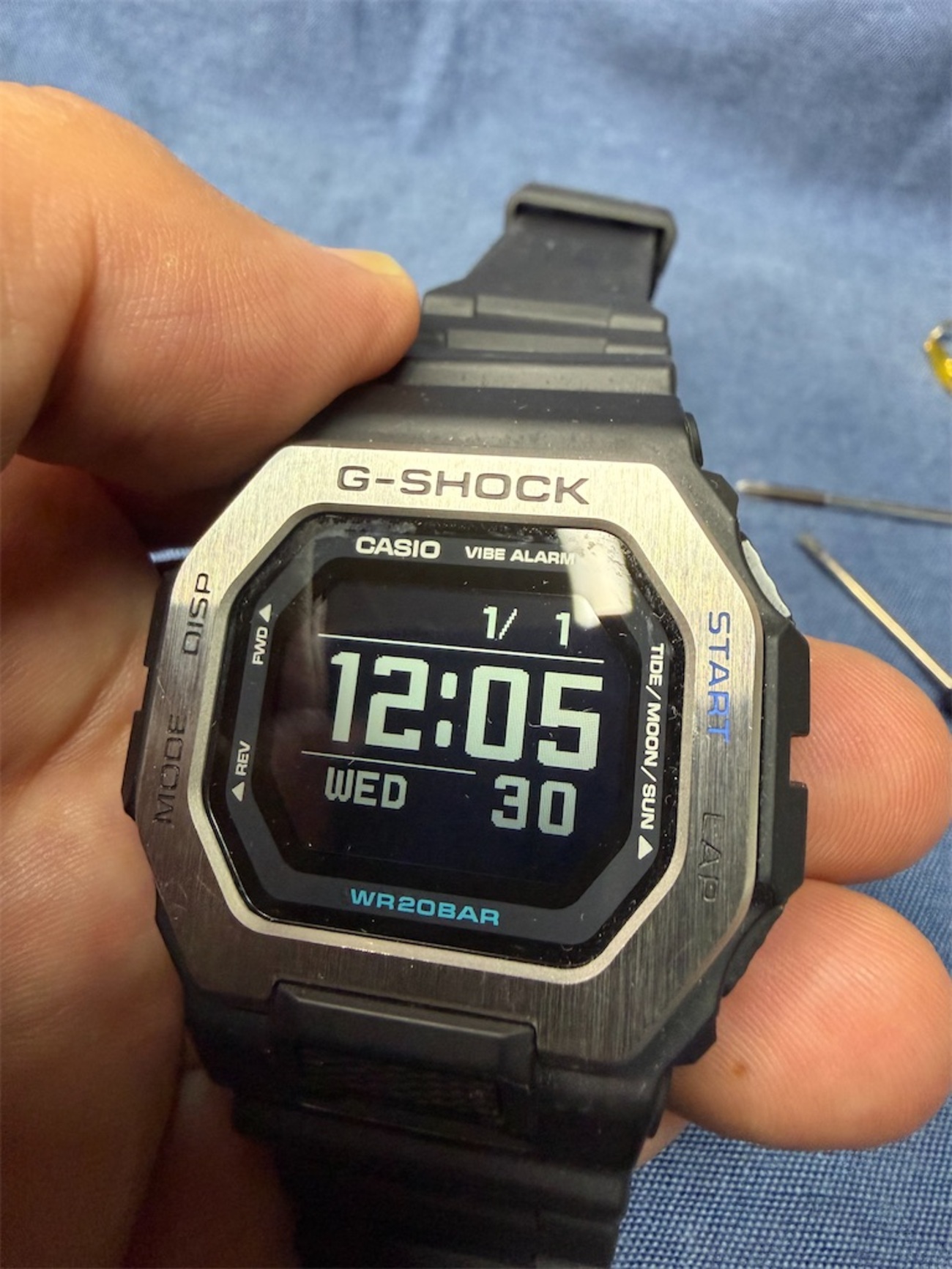 G-SHOCK GBX-100の電池交換。 - カメラ屋元公式中の人 アオキのブログ