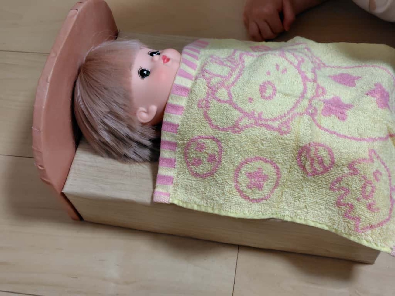 メルちゃんベッド手作り術！100均すのこと牛乳パックで作る裏ワザ