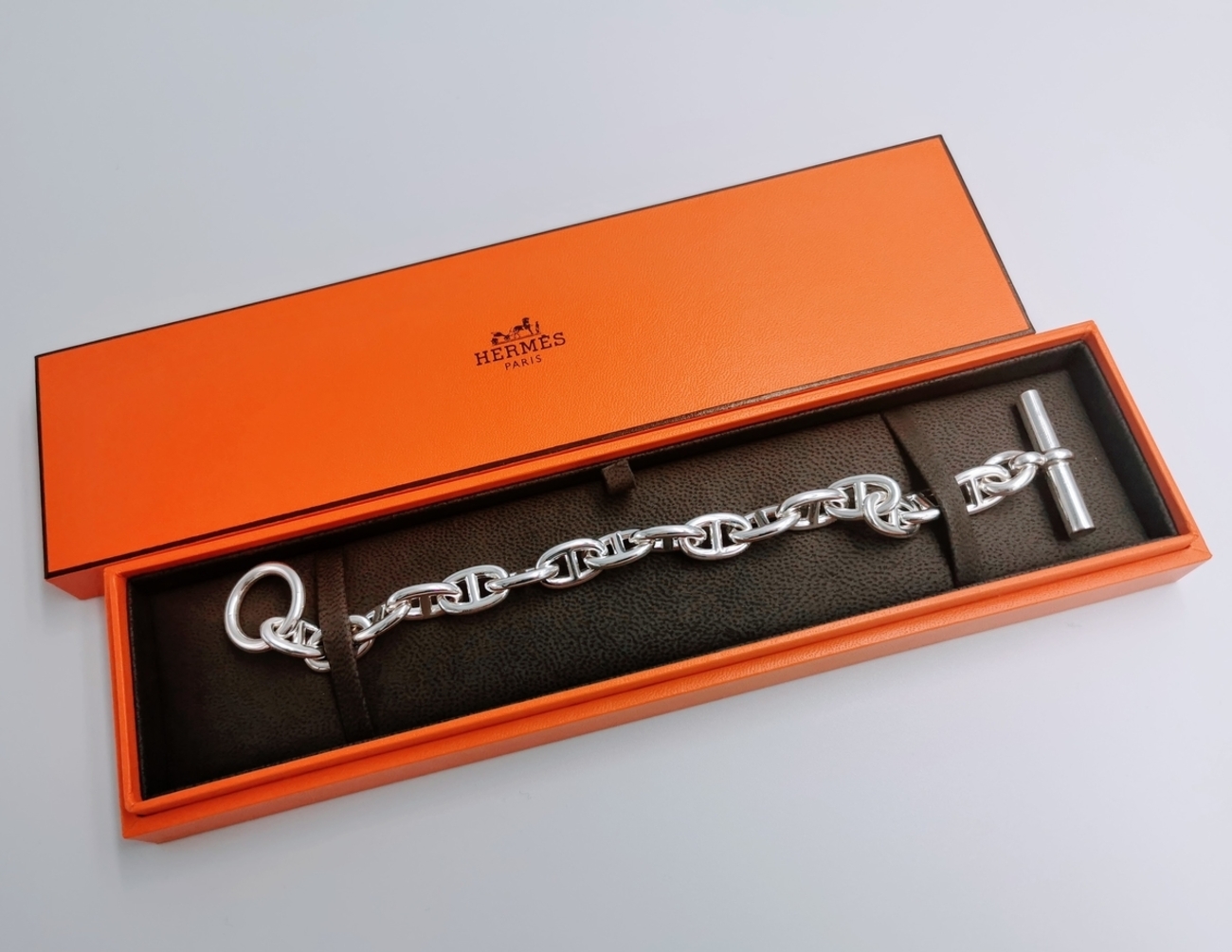 【手元に華やぎを添える】HERMES ブレスレット Uni 3色展開 手元に華やぎを添える】HERMES ブレスレット Uni 3色展開