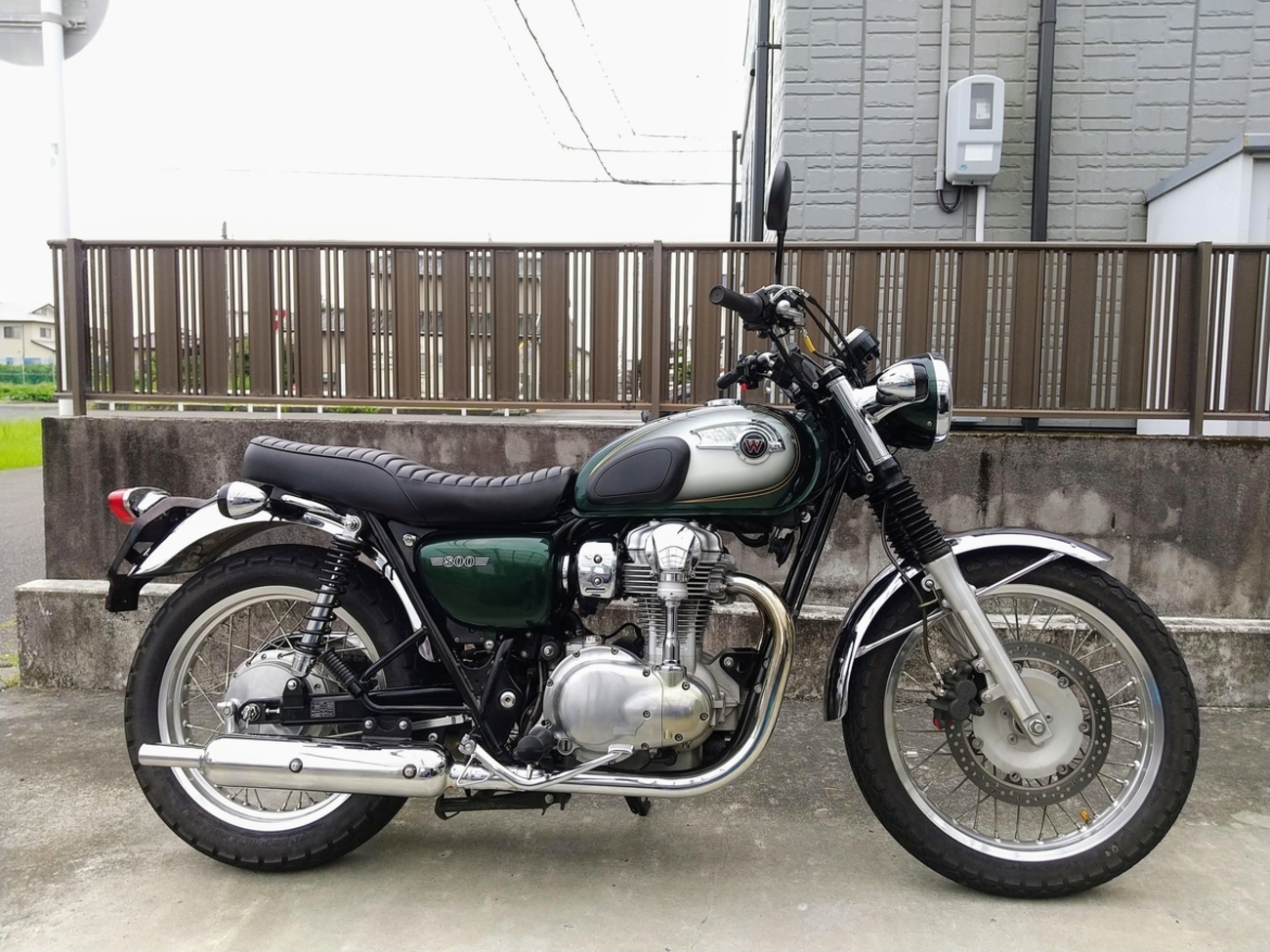 BZ16 新品送料無料 W800 W650 W400 EJ650 EJ400 39MM 純正品番44013-1488に対応インナーチューブ２本 自動車、オートバイ パーツ