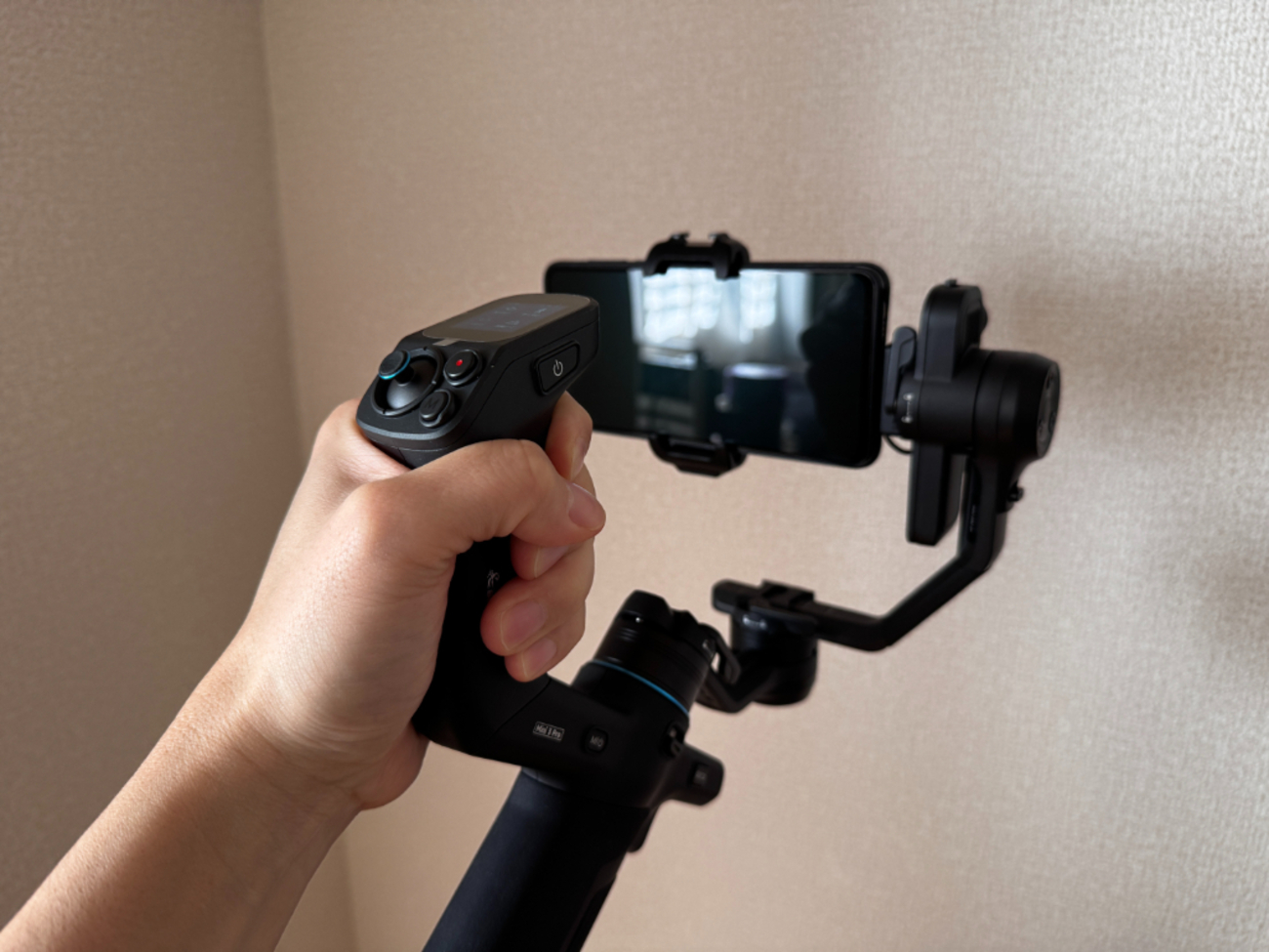 FeiyuTech SCORP Mini 3 Proレビュー：スマホもミラーレスもOK、AI 