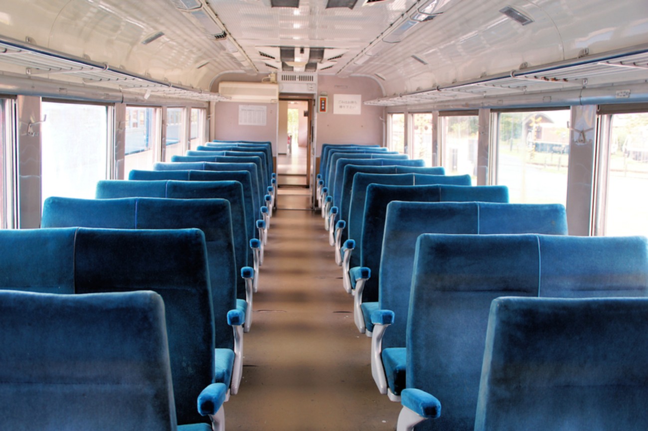 この1枚から 古（いにしえ）の特急列車の座席 - 旅メモ ～旅について