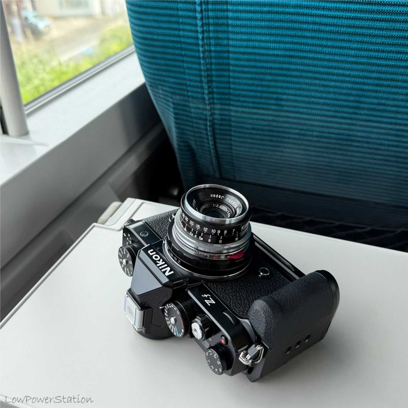 NICON  フイルムカメラ ガチなキヤノンユーザーですが Nikon Zf を注文しました