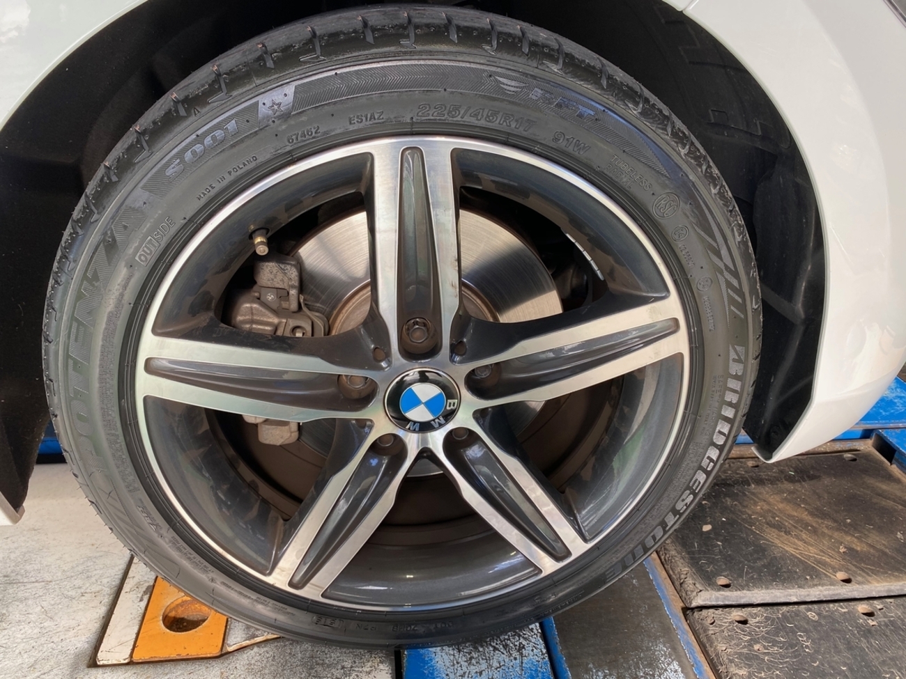 BMW F20 タイヤ交換と4輪ホイールアライメントをやってもらった 