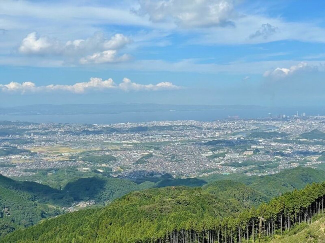 本宮山】西寒多神社の奥宮へ。静かな山歩きと展望台からは街の絶景 