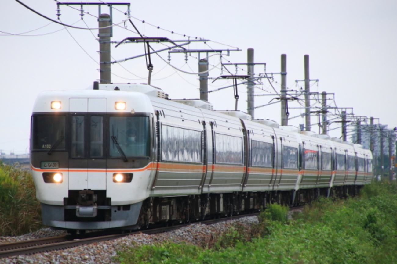 特急しなの6号が383系L編成10両で運転 - ガタゴト日誌