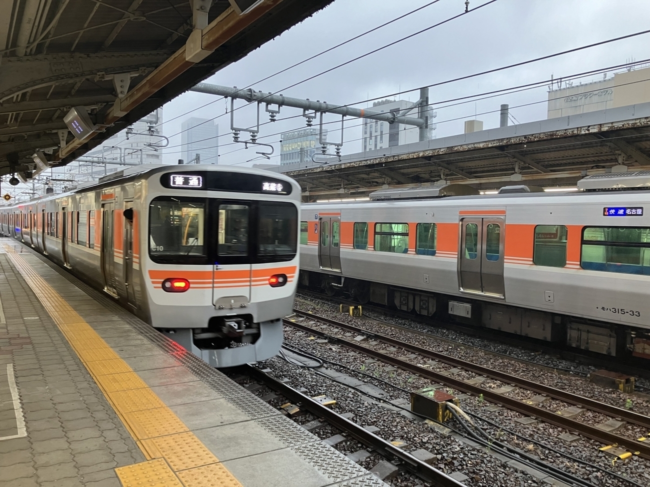 東海道線三河安城駅 新幹線接続駅として特快等は停車した方がよいの 