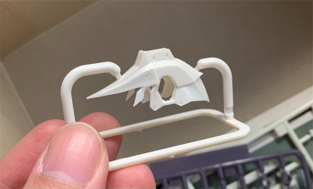 wave 1/144 レッドミラージュ コーラス戦仕様(1) 削り始める 