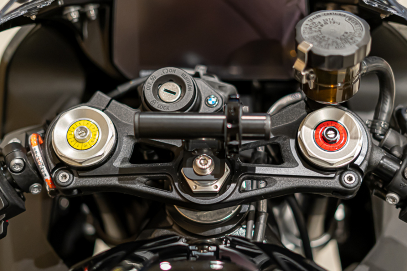 s1000rr ステアリングダンパー 最終値下げ 思い出深く