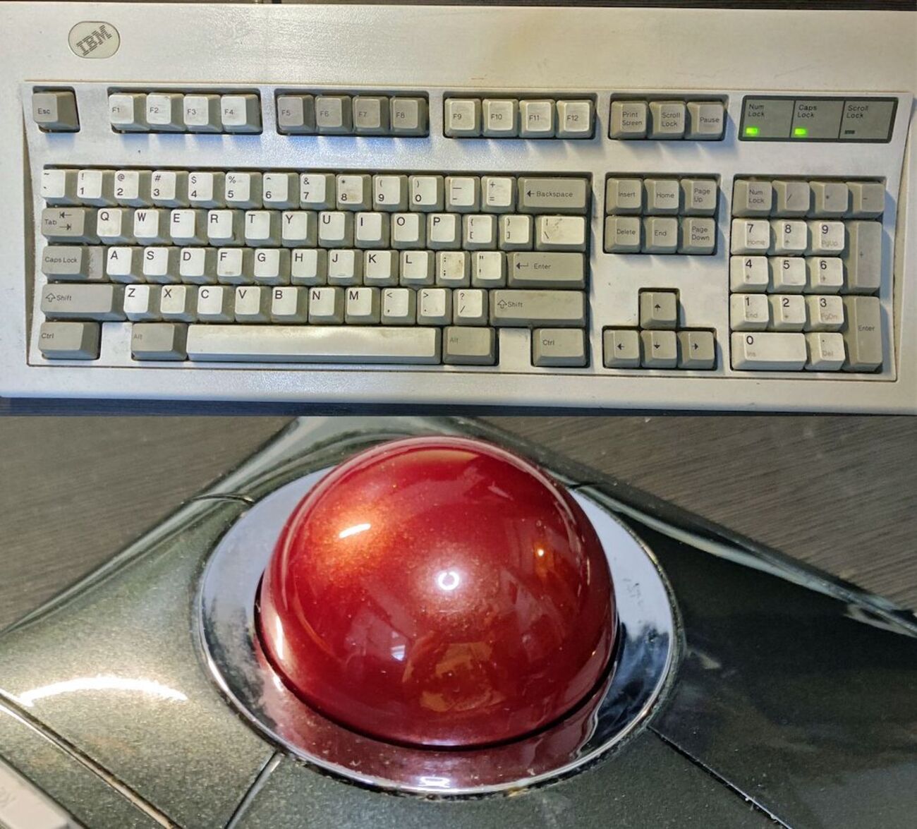 僕のブログの生命線！「IBM Model M 1391401」「SlimBlade Trackball 