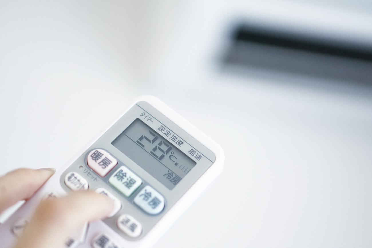 冷房を1カ月つけっぱなしにした場合の電気代は？節電のポイントも解説
