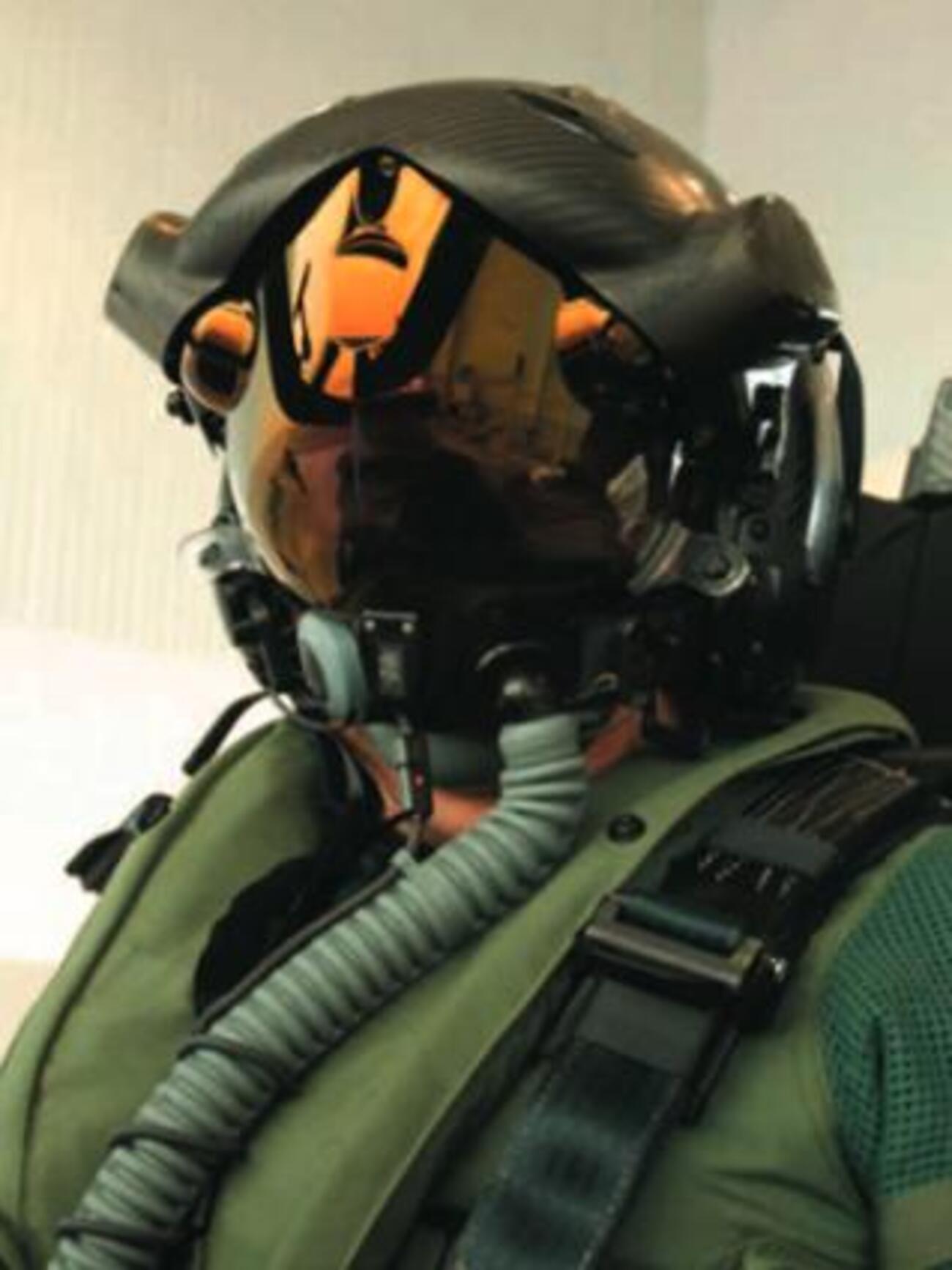 F-35戦闘機のヘルメット搭載型ディスプレイシステムが怖すぎるの事