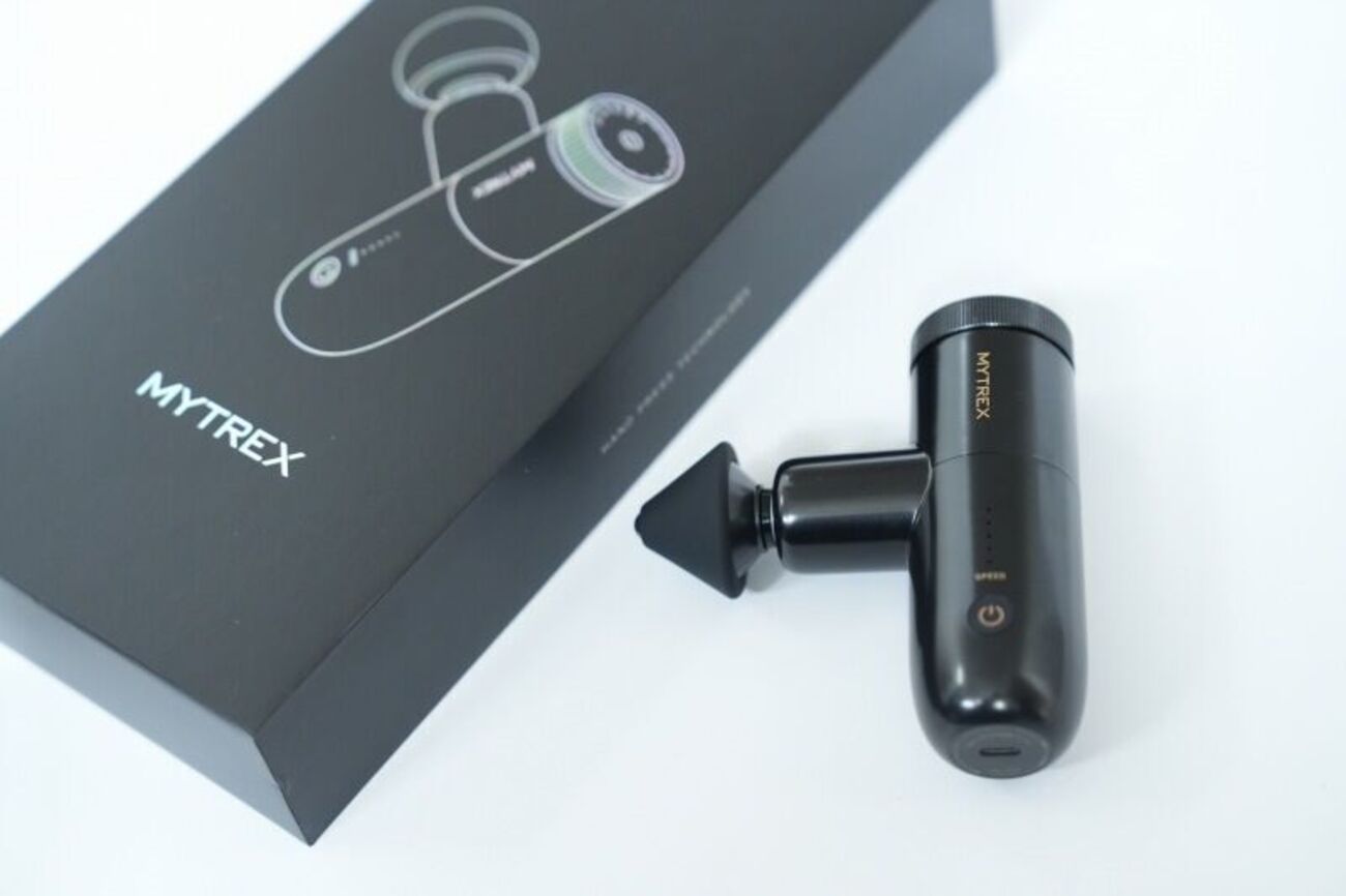【２・３日使用程度】MYTREX コンパクトマッサージガン mini XS2 dショッピング |MYTREX コンパクトマッサージガン REBIVE MINI