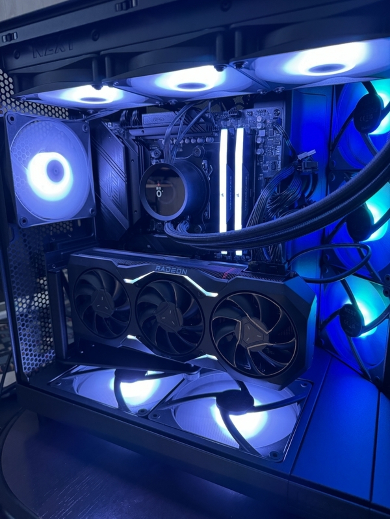NZXT H6 で組む12号機 グラボ縦置きにしてみた 編 - minecraftから自作 
