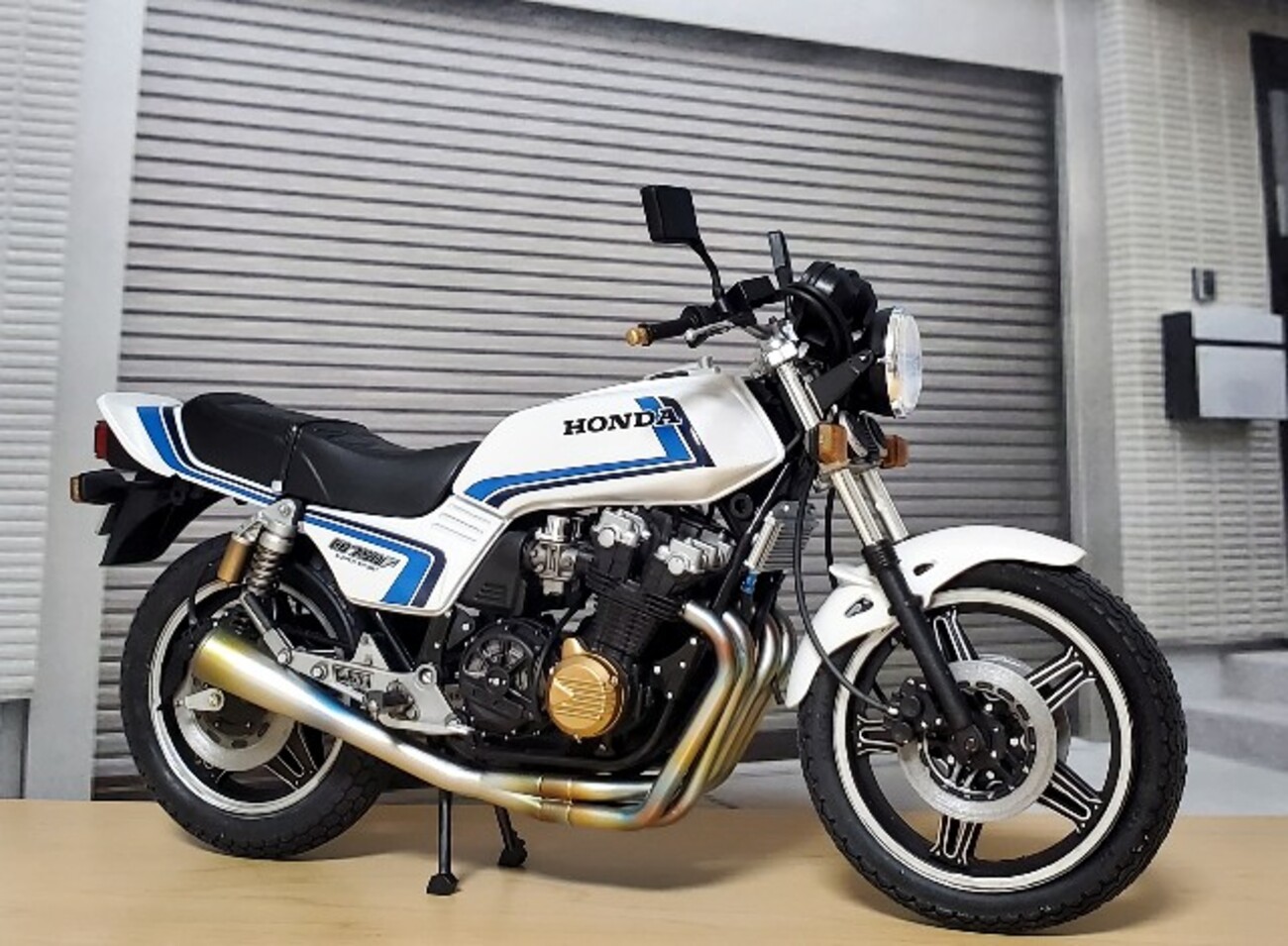 白いスペンサー仕様完成！！ - 晩酌モデラー日記