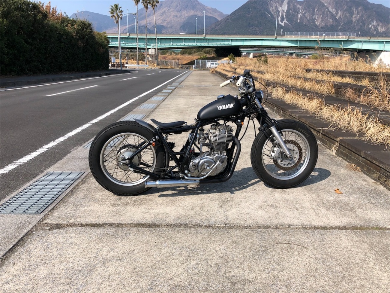 SR400 ケツ痛対策でミッドハイステップ化 - You only live once