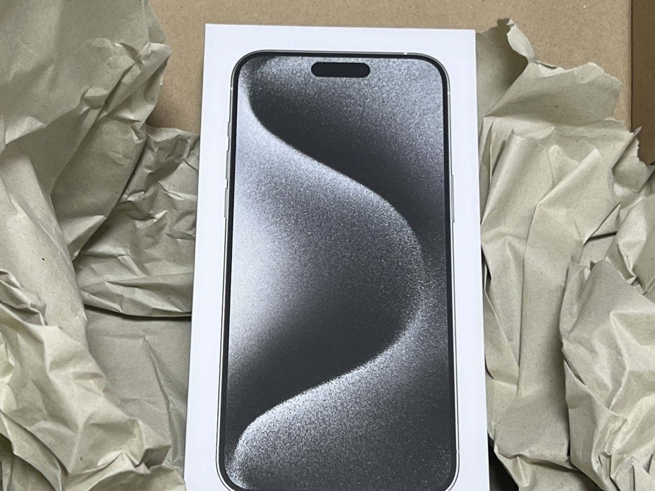 iPhone 17が登場すると言うのに今更iPhone 15 Pro Maxを買った - Re 