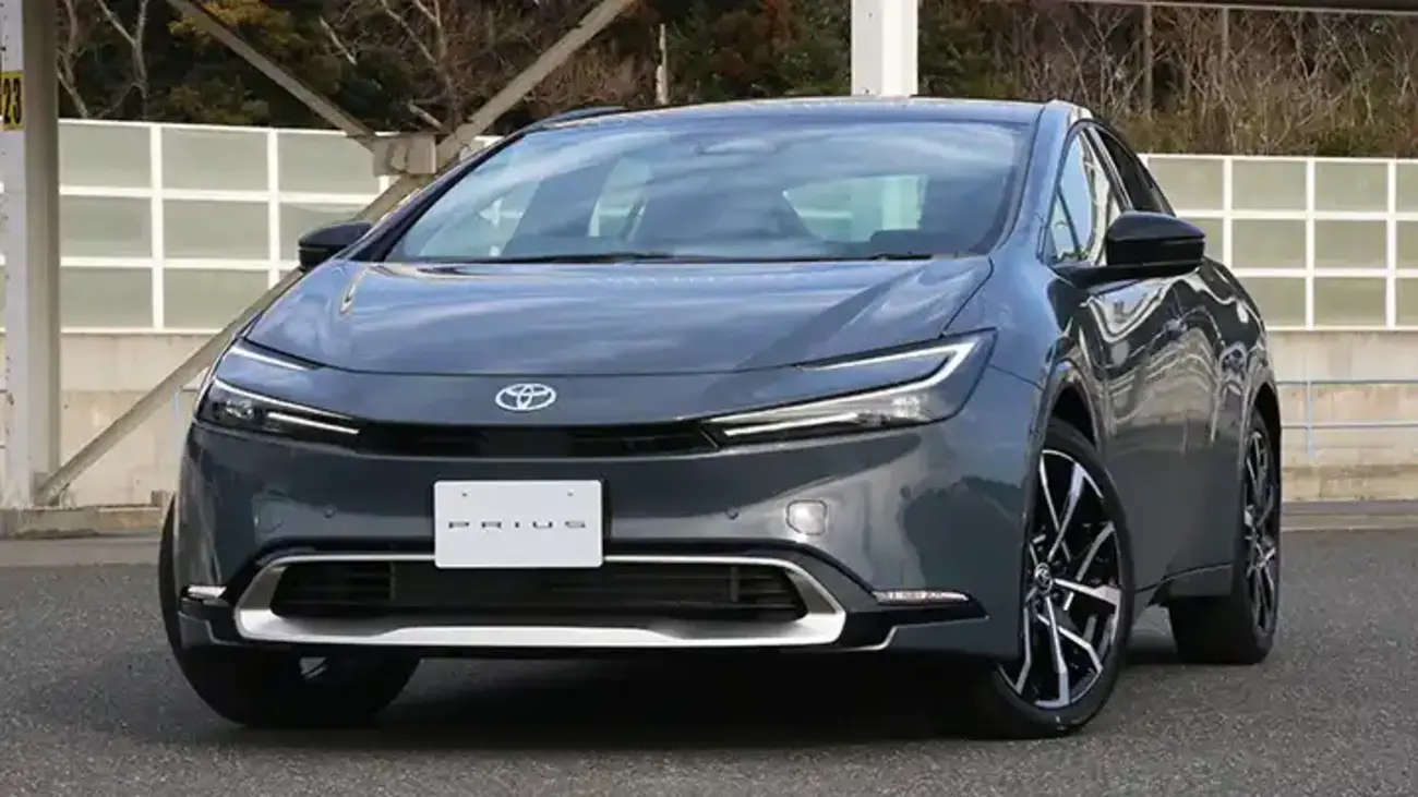 プリウスPHEV新型試乗-走行性能、給電システムに優れたEV - 新車