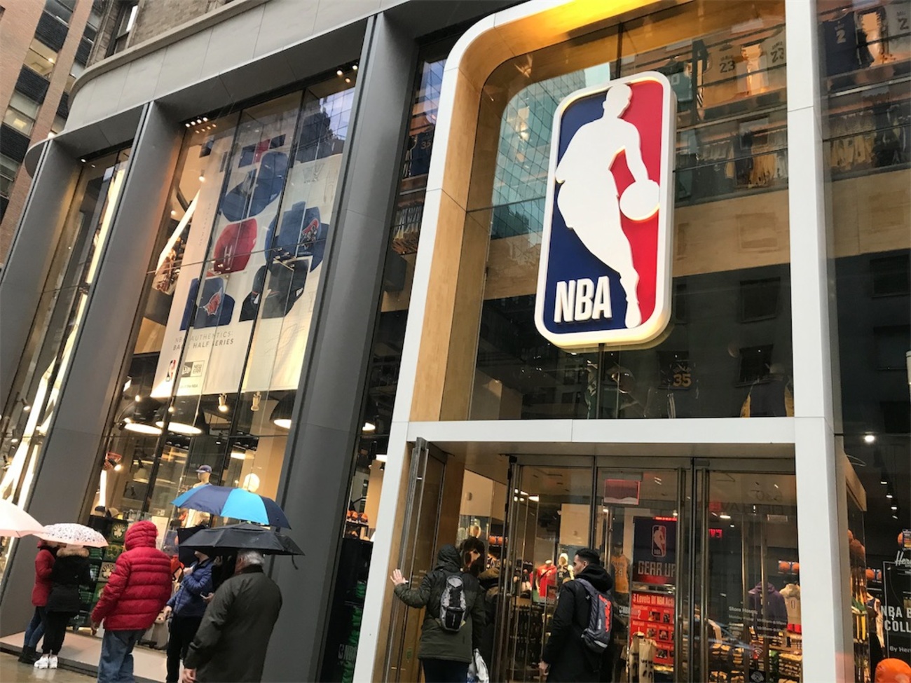ニューヨーク】バスケファンにお勧め！限定グッズも見つかるNBAストア 