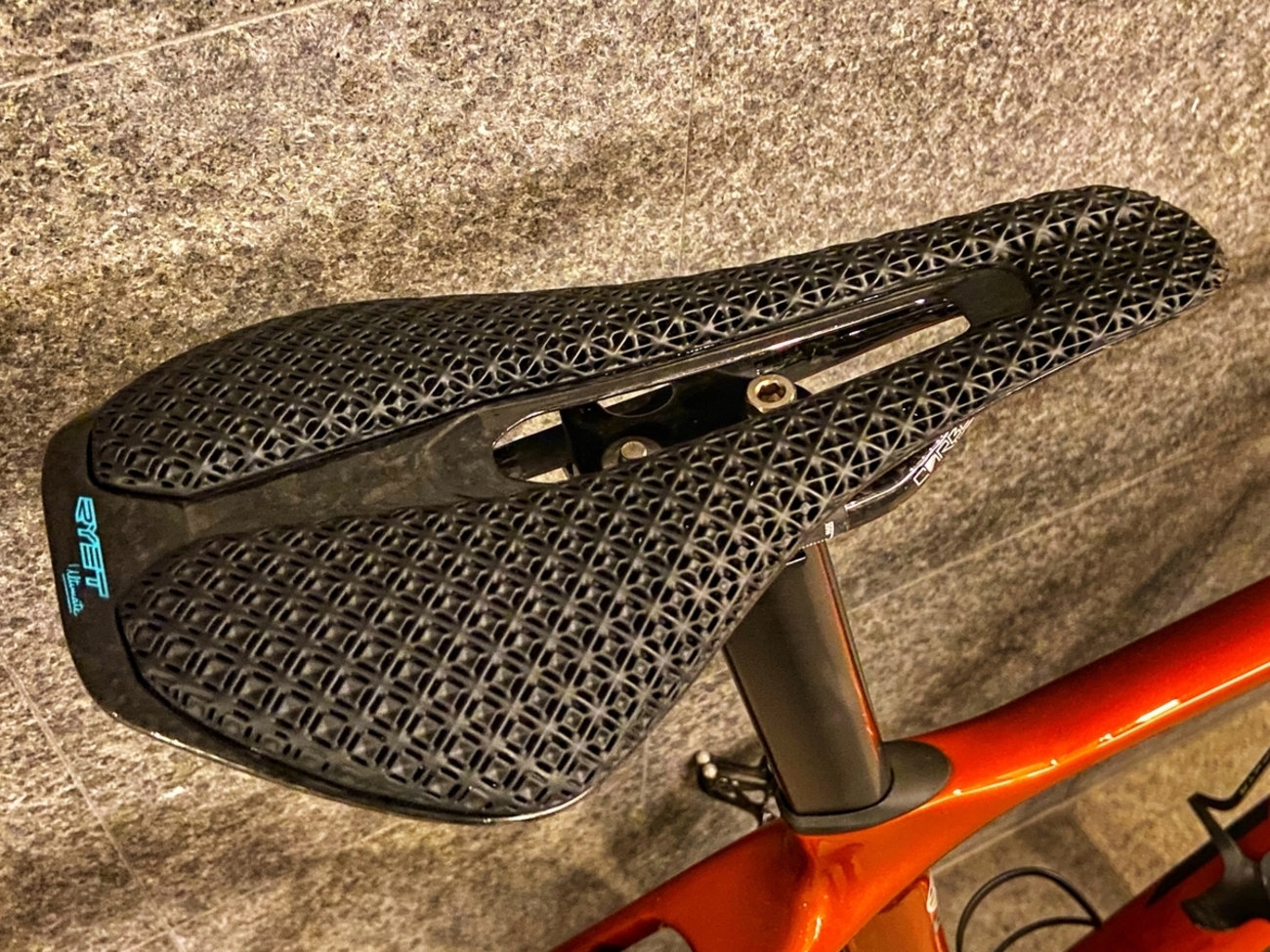 RYET Ultimate 軽量カーボン3Dサドル RYET-3Dプリントの超軽量自転車サドル カーボンファイバー 140mm