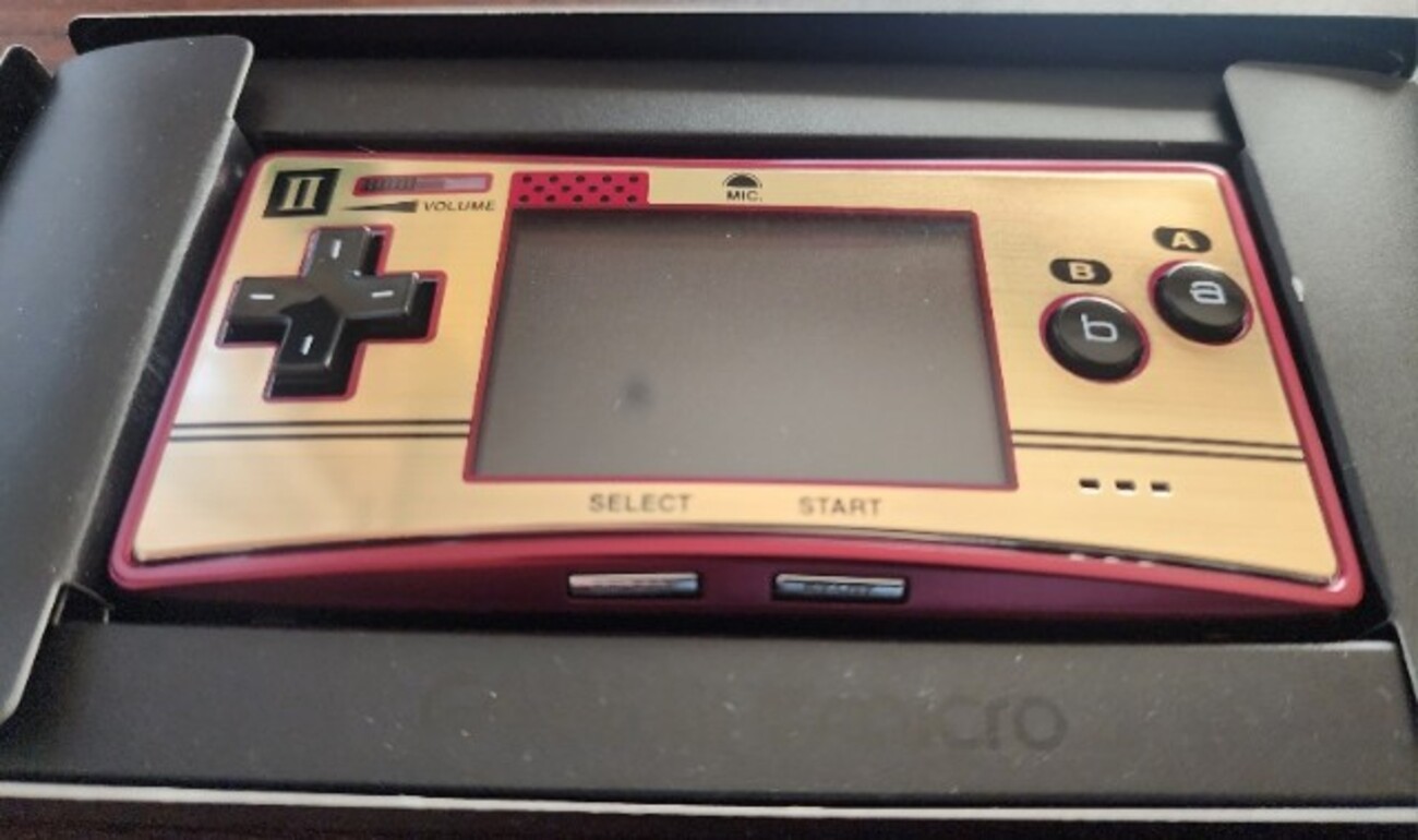 1009 ゲームボーイミクロ ファミコンカラー