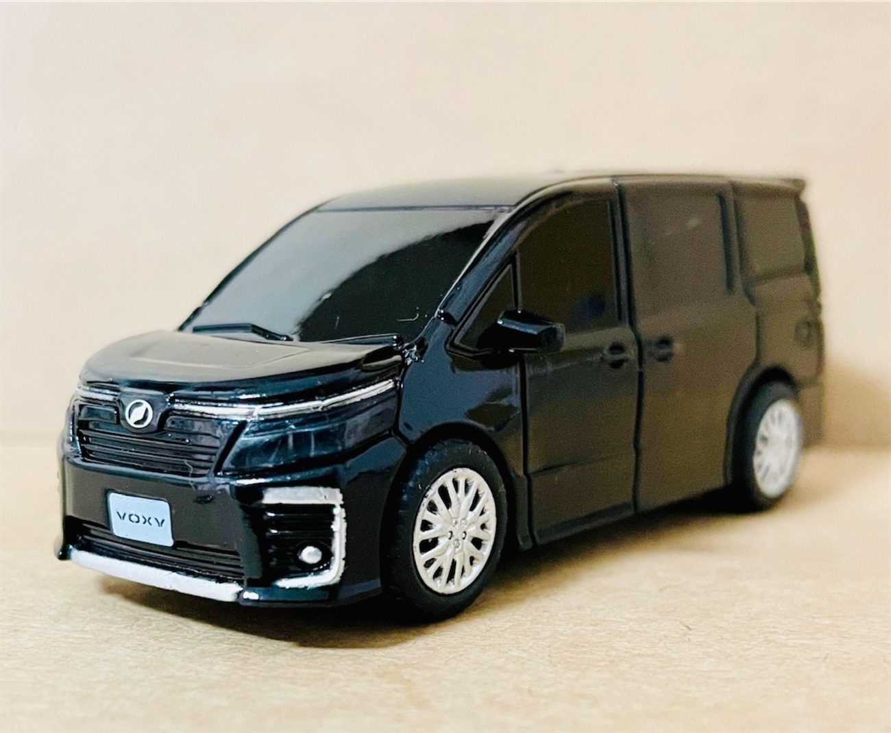 トヨタヴォクシーミニカー Amazon | 1/24 トヨタ 旧型ヴォクシー VOXY 後期 非売品 カラー