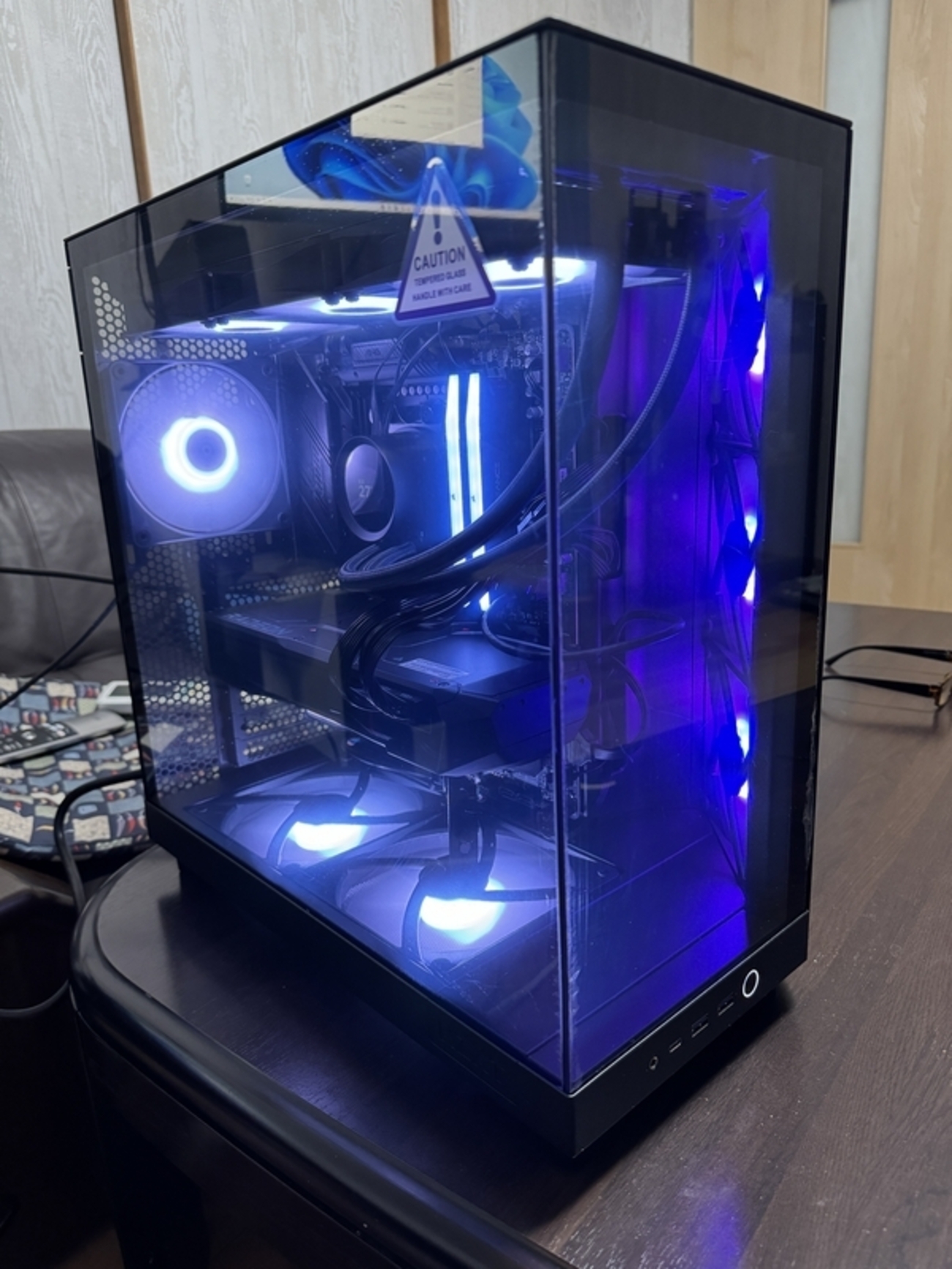 NZXT H6 で組む12号機 組み立て編 - minecraftから自作PC沼に引き摺り 