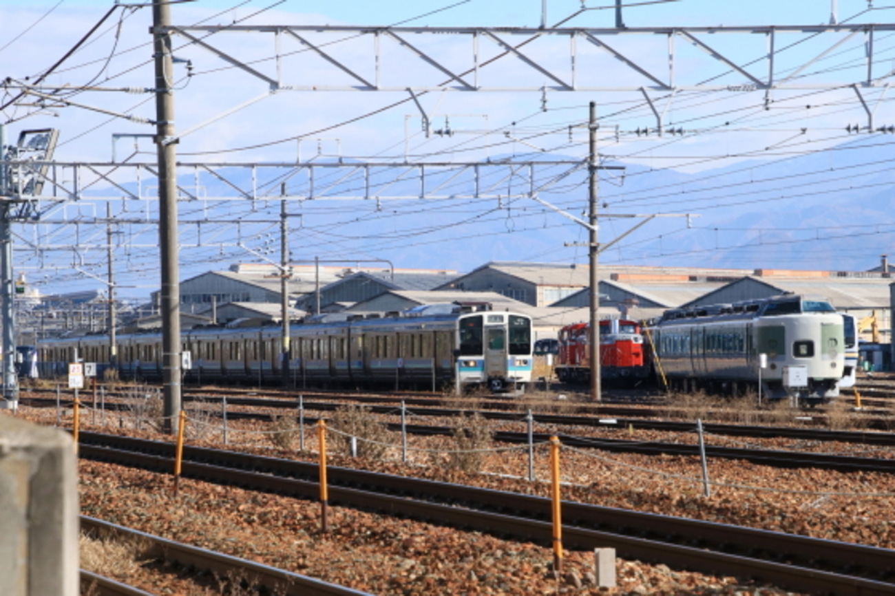 ノーマークだった211系2000番台N607編成構内構内試運転 - ガタゴト日誌