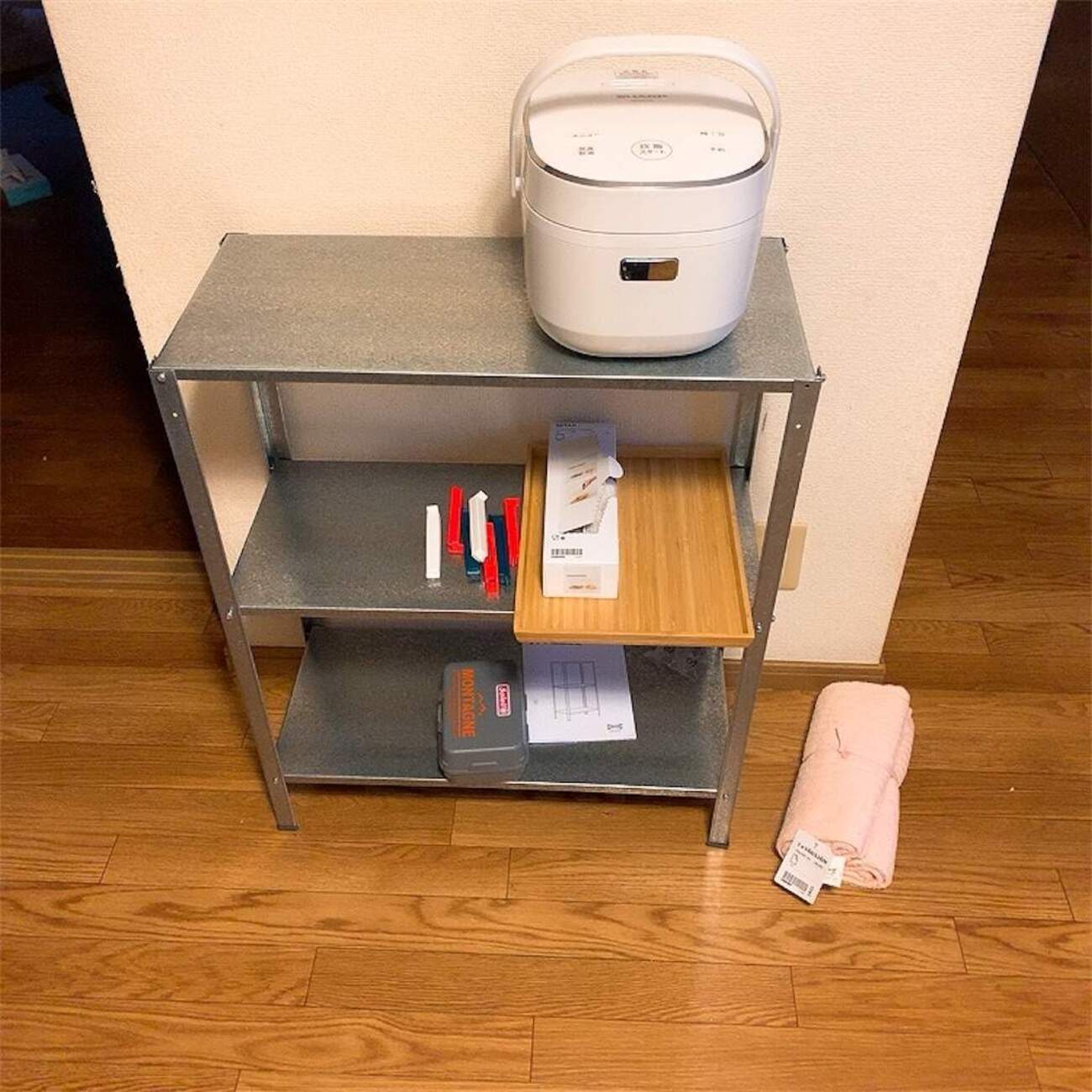 IKEA(イケア)でヒュッリスのシェルフユニットを購入。一人で組み立てて 