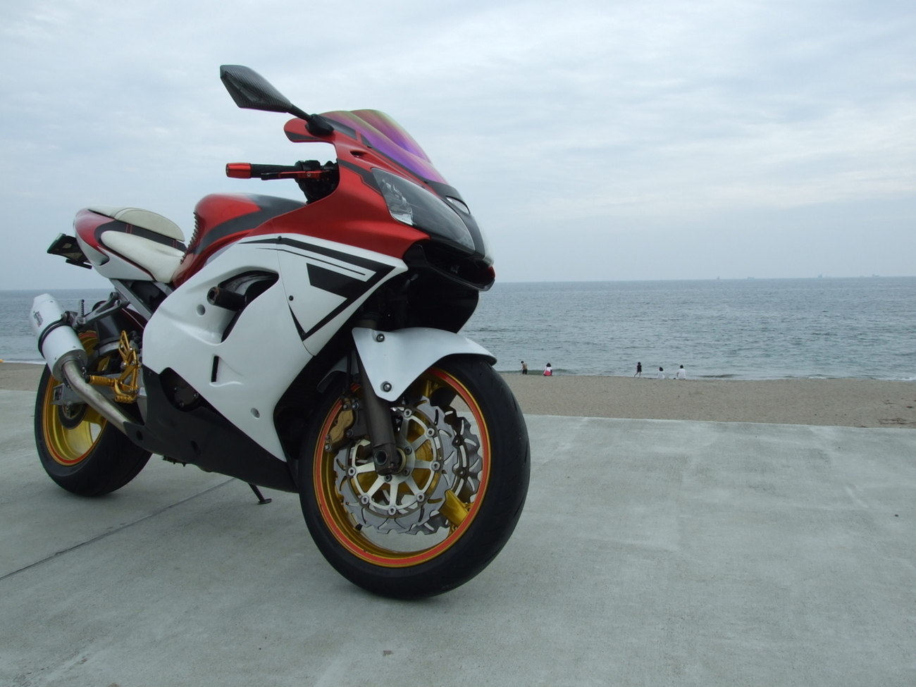 ZX-9R 一年半乗ってみてわかったこと - 兎崎