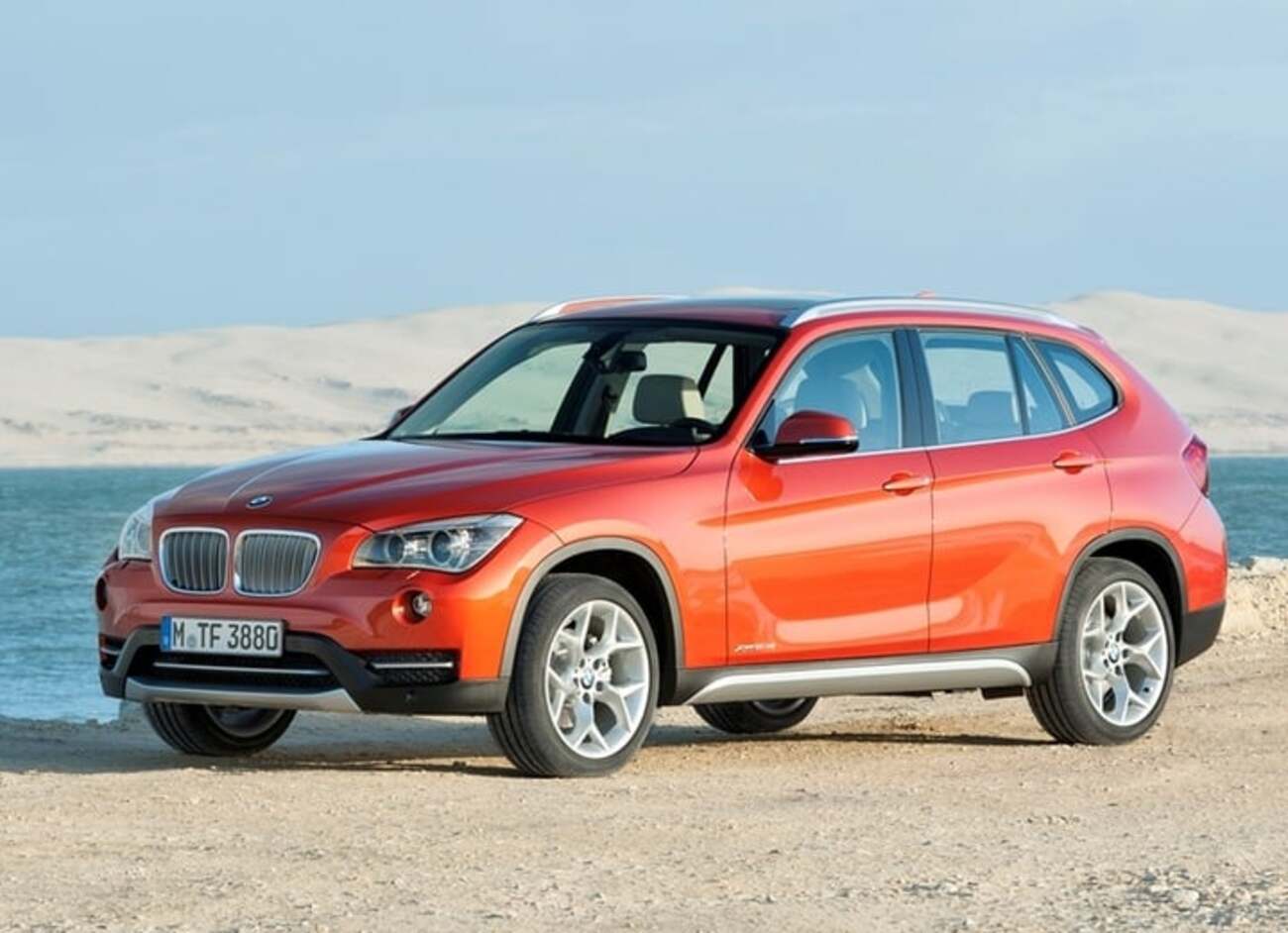 実質値下げ！ 約42万円の装備を標準装備とし価格据え置き」BMW X1購入