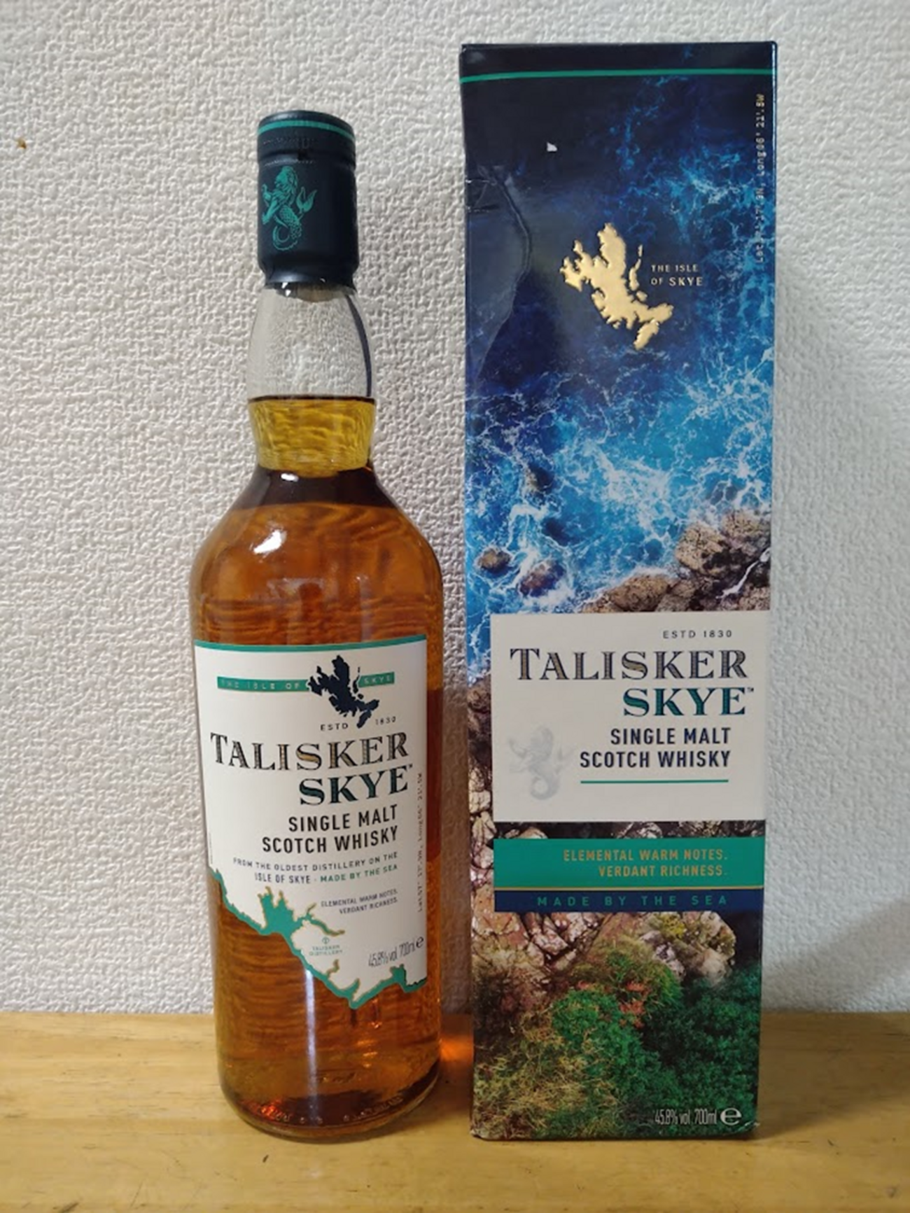 タリスカー スカイ シングルモルト スコッチウイスキー 700ml 楽天市場】タリスカー 10年 700ml 45度 ニューボトル 正規品 箱