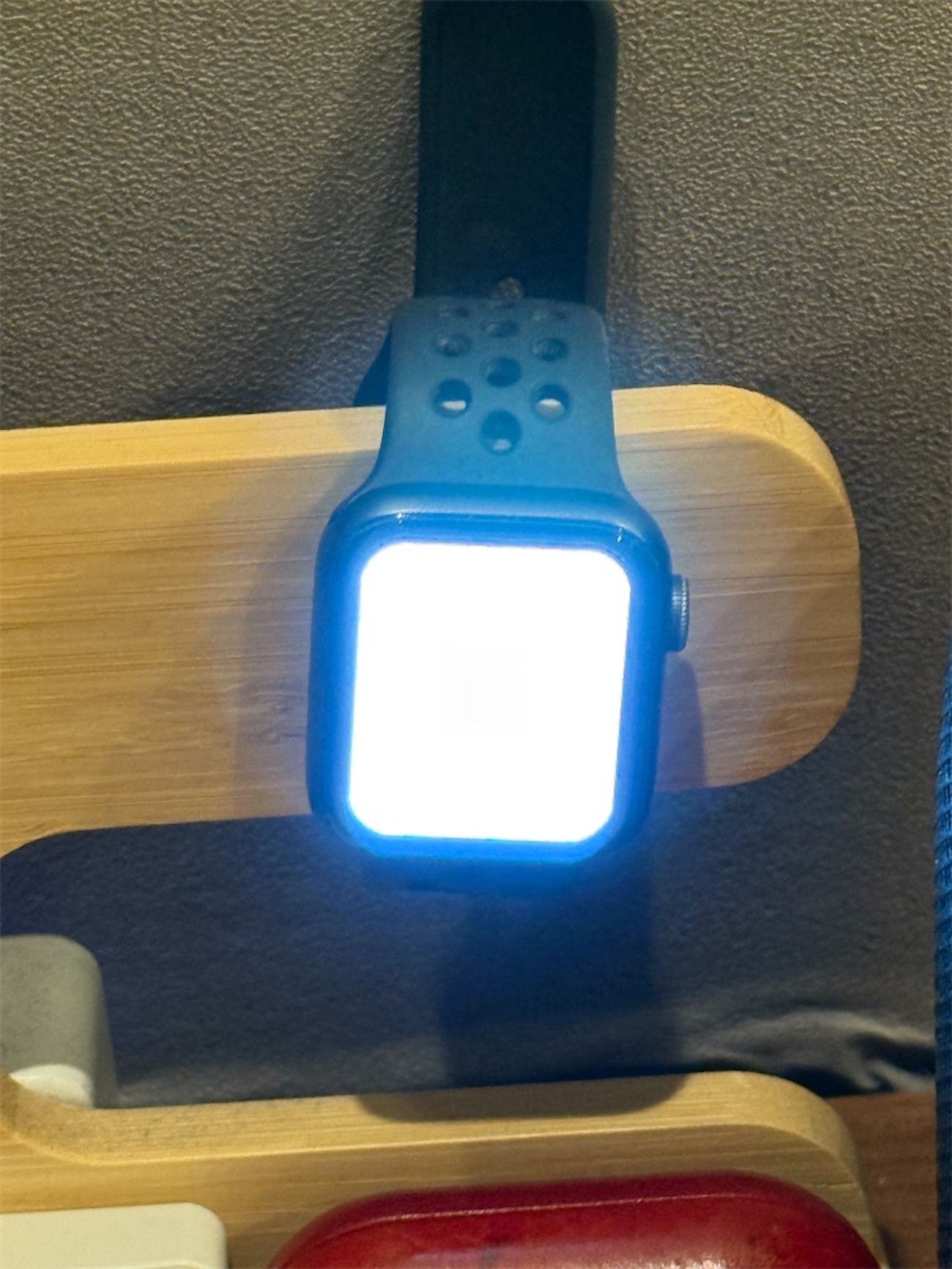 Apple Watch SE 第1世代/GPS/40mm/A2351/ゴールド〈MKQA3J/A〉 : 中古 